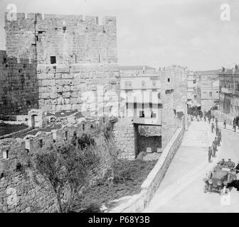 Foto von General Allenby Jaffa-Tor nach der Lektüre seiner Proklamation am Turm Davids, Jerusalem zu verlassen. Datiert 1917 Stockfoto