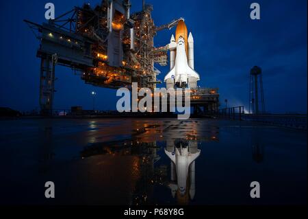 Foto des Space Shuttle Atlantis auf der Startrampe. Vom 2011 Stockfoto