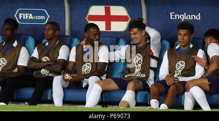 England's Raheem Sterling (Mitte links) und John Steine während der FIFA WM Gruppe G Spiel in Kaliningrad Stadion. Stockfoto