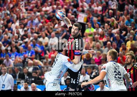 HC Vardar Skopje v Montpellier HB, Champions League Handball Halbfinale in Köln, Deutschland Mit: Vuko Borozan Wo: Deutschland Wann: 26. Mai 2018 Credit: Newspix.pl WENN.com ** Nur für die Veröffentlichung in Großbritannien, den USA, Deutschland, Österreich, Schweiz ** verfügbar Stockfoto