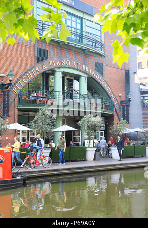 Die Picher & Piano Restaurant Brindley Place, die gemischte Verwendung am Kanal gelegenes Entwicklung in Birmingham, West Midlands, UK. Stockfoto