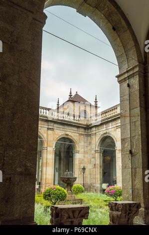 Braga, Portugal - 27. April 2018: "Igreja da Sé", die Kirche ist eine wichtige touristische Attraktion mit Museum Stockfoto