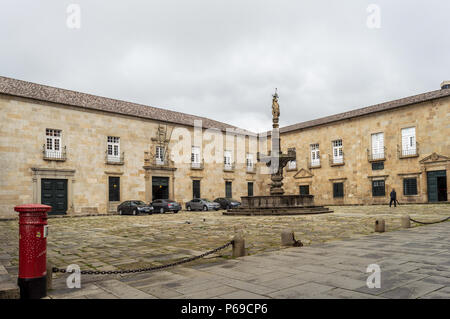 Braga, Portugal - 27. April 2018: Erzbischöfliche Palais, heute durch die Richtung der Universität Minho und Öffentliche Bibliothek verwendet Stockfoto