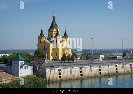 Nischni Nowgorod, Russland - 24. Juni 2018: Einer der Städte der WM 2018. Kathedrale im Namen des Heiligen Fürsten Alexander Newski. Diese größte Kirche in Th Stockfoto