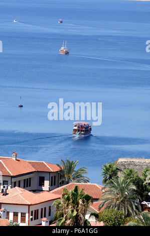 Ein Bild von einem Boote und Häuser in Antalya Stockfoto