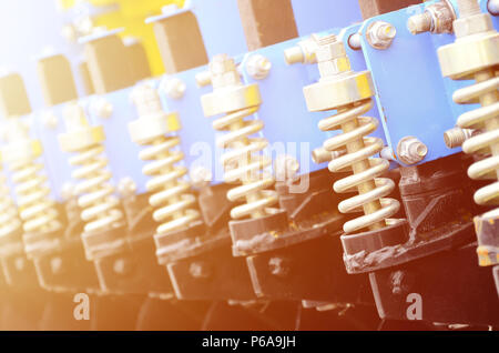 Feder System der landwirtschaftlichen Sämaschine schließen oben. Stockfoto