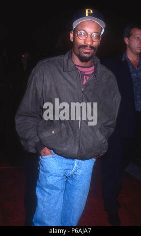 CENTURY CITY, CA - 11. Dezember: Regisseur John Singleton besucht "der Prinz der Gezeiten' Premiere am Dezember 11, 1991 Cineplex Odeon Century Plaza Kinos in Century City, Kalifornien. Foto von Barry King/Alamy Stock Foto Stockfoto