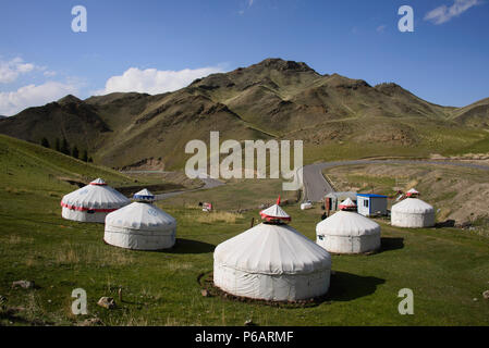 Kasachische Jurten in der Nähe von Sayram See, Xinjiang, China Stockfoto