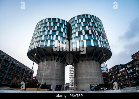 Kopenhagen, Dänemark - Februar 10., 2018. Der Portland Türme sind zwei ehemalige Silos, die in Bürogebäuden im Nordhavn Stadtteil von Kopenhagen umgewandelt worden sind. (Foto: Gonzales Foto - Kim M. Leland). Stockfoto