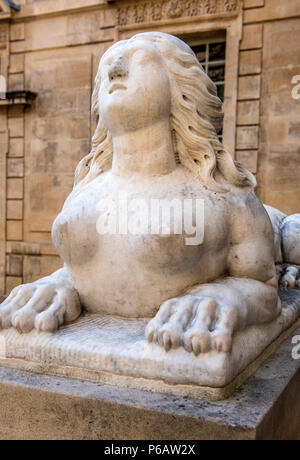 Frankreich, Paris, 4. Bezirk, Marais, Innenhof des Hotel de Sully, Sphinx Stockfoto