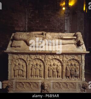 Grab von Peter V von queralt ich Alamanda Rocabertí (XIV Jahrhundert). Es ist in der Kirche von Santa María de Bell-Lloc, Santa Coloma de Queralt erhalten. Gothic. Stockfoto