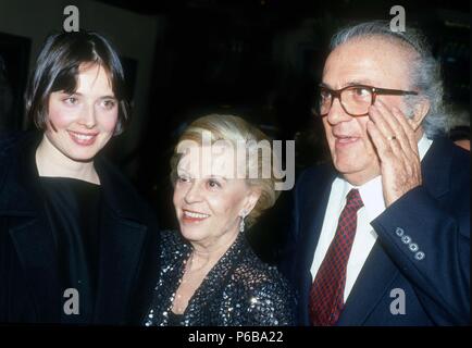 Isabella Rossellini Federico Fellini Giulietta Masina 1977 Foto von John Barrett/PHOTOlink.net/MediaPunch Stockfoto