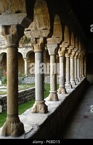 Claustro de la Catedral romanica de San Vicente (s. XI). Roda de Isábena. Aragón. España. Stockfoto