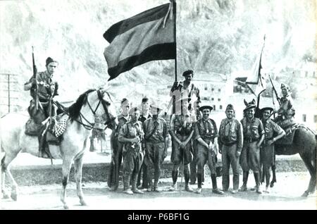 Guerra Civil Española (1936-1939). Zona Nacional. Tropas nacionales ocupando Las Minas de Riotinto (Huelva). Stockfoto