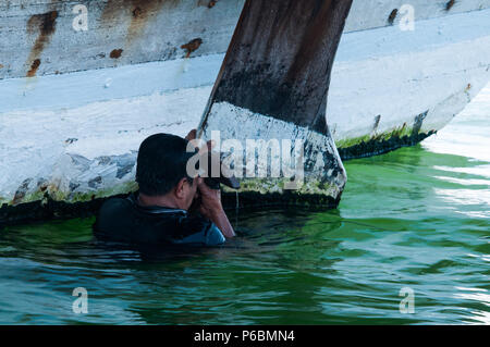 Iranische Dhow Matrosen in Deira, Dubai Stockfoto