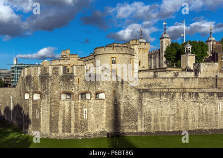 LONDON, ENGLAND - 15. JUNI 2016: Historische Tower von London, England, Großbritannien Stockfoto