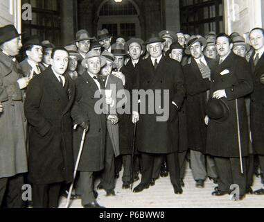 PRIMO DE RIVERA, Miguel. Politisch Y MILITAR ESPAÑOL. JEREZ DE LA FRONTERA, 1870 - 1930. SALIENDO DE PALACIO TRAS SU DIMISION COMO PRESIDENTE DEL REGIERUNG. Stockfoto