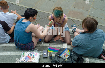 Der erste Gay Pride Parade in Canterbury, Kent, Großbritannien Stockfoto