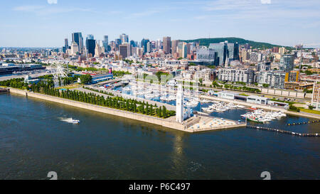 Clock Tower oder Tour de l'Horloge und Skyline, Montreal, Kanada Stockfoto