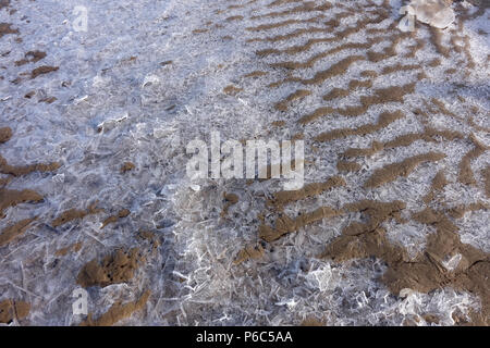 Ahlbeck, Deutschland, gefrorenes Wasser am Strand Stockfoto