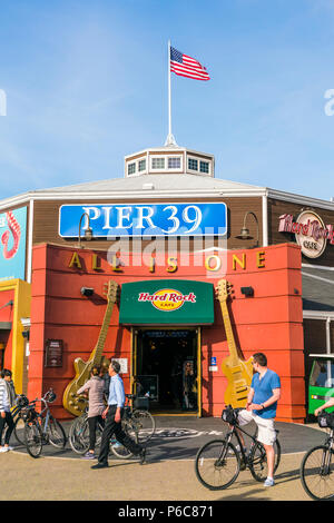 San Francisco, Kalifornien, USA, 2016/04/20: Pier 39, an einem sonnigen Tag. Stockfoto