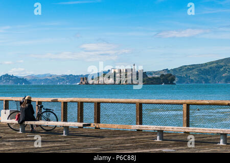 Alcatraz, San Francisco, USA. 2016.04.20: Alcatraz Island an einem sonnigen Tag in der Sommersaison. Stockfoto