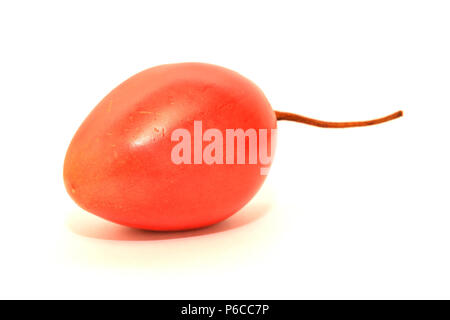 Tamarillo Obst isoliert auf weiss Stockfoto