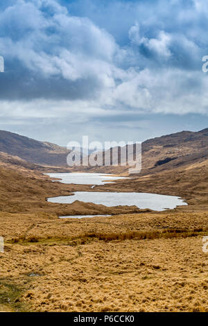 Loch ein Ellen und Loch Airde Gartengestaltung im Glen Mehr, Isle of Mull, Argyll und Bute, Schottland, Großbritannien Stockfoto