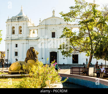 Leon, Nicaragua. Februar 2018. Ein Blick auf die Kathedrale Asuncion in Leon, Nicaragua Stockfoto