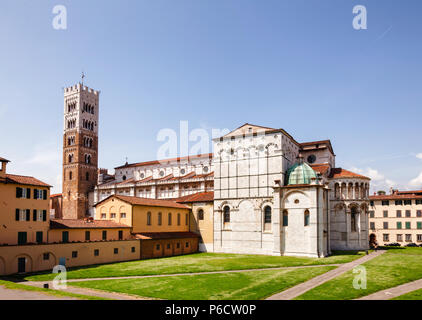 Römisch-katholische Kathedrale (Duomo di Lucca Lucca, Kathedrale San Martino) romanische Fassade, Toskana, Italien Stockfoto