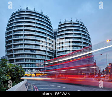 Bézier Apartments neben Silizium Kreisverkehr an Old Street, London. Architekt: TP Bennett Stockfoto