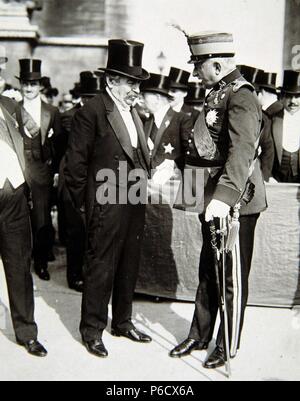 PRIMO DE RIVERA, Miguel. Politisch Y MILITAR ESPAÑOL. JEREZ DE LA FRONTERA, 1870 - 1930. VIAJE A PARIS. CON Msr. BRIAND. Stockfoto