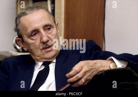 BUERO Vallejo, Antonio. ESCRITOR ESPAÑOL. GUADALAJARA 1916 -. FOTO DE 1985. Stockfoto