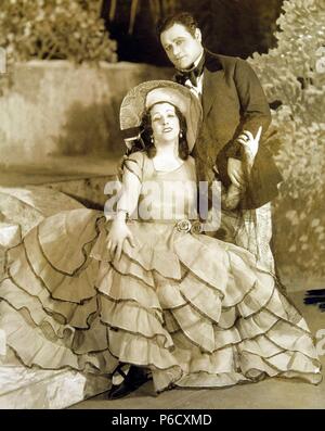 GIGLI, BENJAMINO. CANTANTE LIRICO ITALIANO. 1890 - 1957. EN LA Oper "LA RONDINE" DE PUCCINI. JUNTO A LUCREZIA BORI. REPRODUCCION FOTO. Stockfoto