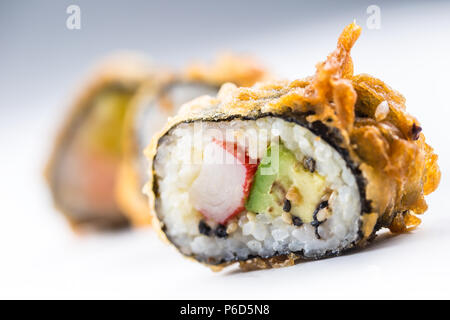 Tempura heiss gebraten Sushi maki traditionelle japanische Küche. Stockfoto