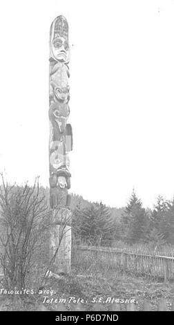 . Englisch: Totem Pole in Southeast Alaska, Ca. 1910. Englisch: Legende auf Bild: Totem Pole, S.E. Alaska PH-Coll 247.455 Probanden (LCSH): Totempfähle - Alaska, südöstlich. ca. 1910 78 Totem Pole in Southeast Alaska, ca 1910 (THWAITES 347) Stockfoto