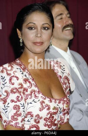 PANTOJA, Isabel. MARIA ISABEL PANTOJA MARTIN DURANTE UN ACTO PUBLICO EN MADRID. CANTANTE ESPAÑOLA. MADRID 1990. Stockfoto