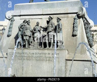 PRIMO DE RIVERA, Miguel. Politisch Y MILITAR ESPAÑOL. JEREZ DE LA FRONTERA, 1870 - 1930. Las MEJORES DEL ENTLASTEN DEL MONUMENTO, OBRA DE MARIANO BELLIURE, EN JEREZ DE LA FRONTERA. Stockfoto