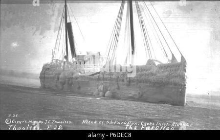 . Englisch: FARALLON in Eis vier Wochen nach dem Wrack, Iliamna Bay, Januar 1910. Englisch: Die Alaska Steamship Co. Dampf schoner Farallon, serviced südöstlichen Alaska in Iliamna Bay am 5. Januar 1910 zerstört wurde. John Thwaites war unter den Schiffbrüchigen Passagiere. Bildunterschrift auf Bild: Wrack der SS Farallon, Köche Einlass, Alaska. Die farallon. Copyr 't 1910 von J.E. Thwaites PH-Coll 247.107 Probanden (LCTGM): Farallon (Schiff); Frachtschiffe - Alaska; Schiffswracks - Alaska; Eis - Alaska; Iliamna Bay (Alaska); Buchten (Gewässer) - Alaska; Alaska Steamship Co - - Ausrüstung & Zubehör - Alaska Su Stockfoto