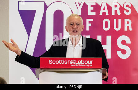 Livingston, Schottland, Großbritannien. 29. Juni 2018. Der Führer der Jeremy Corbyn macht Rede auf einer Kundgebung in Livingston ein Schritt in die schottische Labour NHS Kampagne vor der 70. Geburtstag des NHS zu markieren. Credit: Iain Masterton/Alamy leben Nachrichten Stockfoto