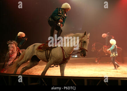 Northwich, Großbritannien, 29. Juni 2018. Europas Equestrian Theater, Geist des Pferdes", mit einem brandneuen Produktion für 2018. Spanisch Tanzenden Pferden, Russische Kosaken Reiter und "Pegasus" ein geflügeltes Pferd. Arley Hall, Arley, Cheshire, 29 Juni, 2018 (C) Barbara Cook/Alamy leben Nachrichten Stockfoto