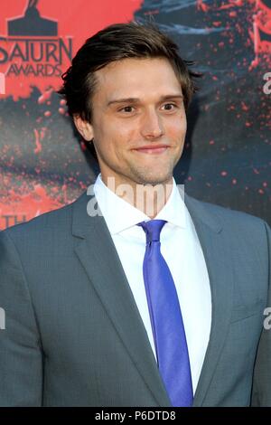 Burbank, CA. 27 Juni, 2018. Hartley Sawyer in der Ankunftshalle für Akademie der Science Fiction, Fantasy und Horror Filme 44th Saturn Awards, Burbank, CA 27 Juni, 2018. Credit: Priscilla Grant/Everett Collection/Alamy leben Nachrichten Stockfoto