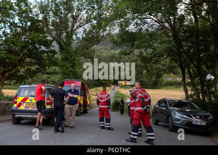 Feuerwehr fahrzeuge und Personal bei Cwm Rheidol, während der Juni Rheidol Valley Fire 2018. Credit: Ian Jones/Alamy Leben Nachrichten. Credit: Ian Jones/Alamy leben Nachrichten Stockfoto