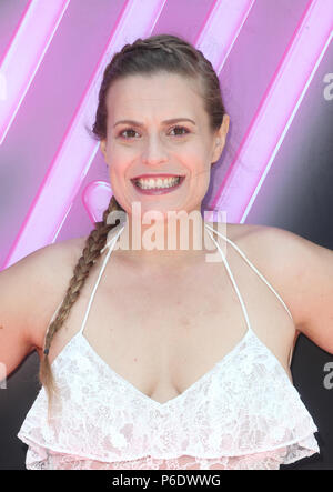 Venedig, CA - 29. Juni: Marianna Palka, bei der Besetzung der von Netflix "Glow" feiert Premiere der Saison 2 Mit 80 der Übernahme auf Muscle Beach am Muscle Beach in Venedig, in Kalifornien am 29. Juni 2018. Credit: Faye Sadou/MediaPunch Stockfoto