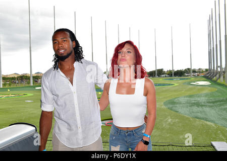 MIAMI GARDENS, FL - 30. Juni: Josh Norman, Sharna kann Burgess an der Topgolf während Dj Irie Wochenende 2018 Am 30. Juni 2018 in Miami, Florida Personen: Josh Norman, Sharna kann Burgess Stockfoto