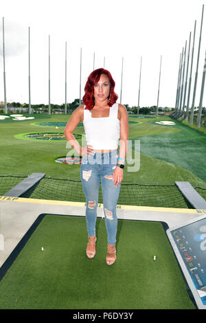 MIAMI GARDENS, FL - 30. Juni: sharna kann Burgess an der Topgolf während Dj Irie Wochenende 2018 Am 30. Juni 2018 in Miami, Florida Personen: sharna kann Burgess Stockfoto