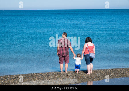 Aberystwyth, Wales, Großbritannien, 30. Juni 2018. UK Wetter: Ein herrlich sonnigen blauen Himmel Tag in Aberystwyth, Ceredigion, UK. Am frühen Morgen an einem Tag waren Temperaturen erwartet werden bis zu 27 Grad zu steigen. Credit: Paul Quayle/Alamy leben Nachrichten Stockfoto