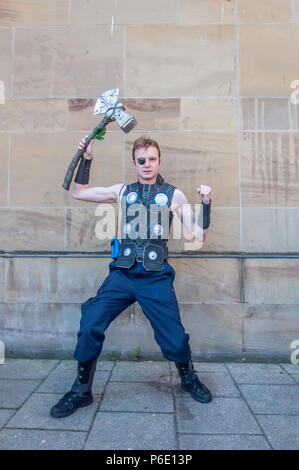 Glasgow, Schottland, Großbritannien. 30. Juni, 2018. Ein cosplayer kommt an der 8. jährlichen Glasgow Comic Con in der Royal Concert Hall statt. Credit: Skully/Alamy leben Nachrichten Stockfoto