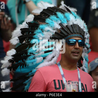 (180630) - KASAN, 30. Juni 2018 (Xinhua) - ein Fan von Argentinien ist vor der 2018 FIFA World Cup Runde 16 Match zwischen Frankreich und Argentinien in Kasan, Russland, Juni 30, 2018 gesehen. (Xinhua / Li Ming) Stockfoto