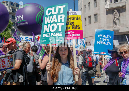 London, UK, 30. Juni 2018. Demonstrator am 70. Geburtstag der Kredit des NHS: Alex Cavendish/Alamy leben Nachrichten Stockfoto